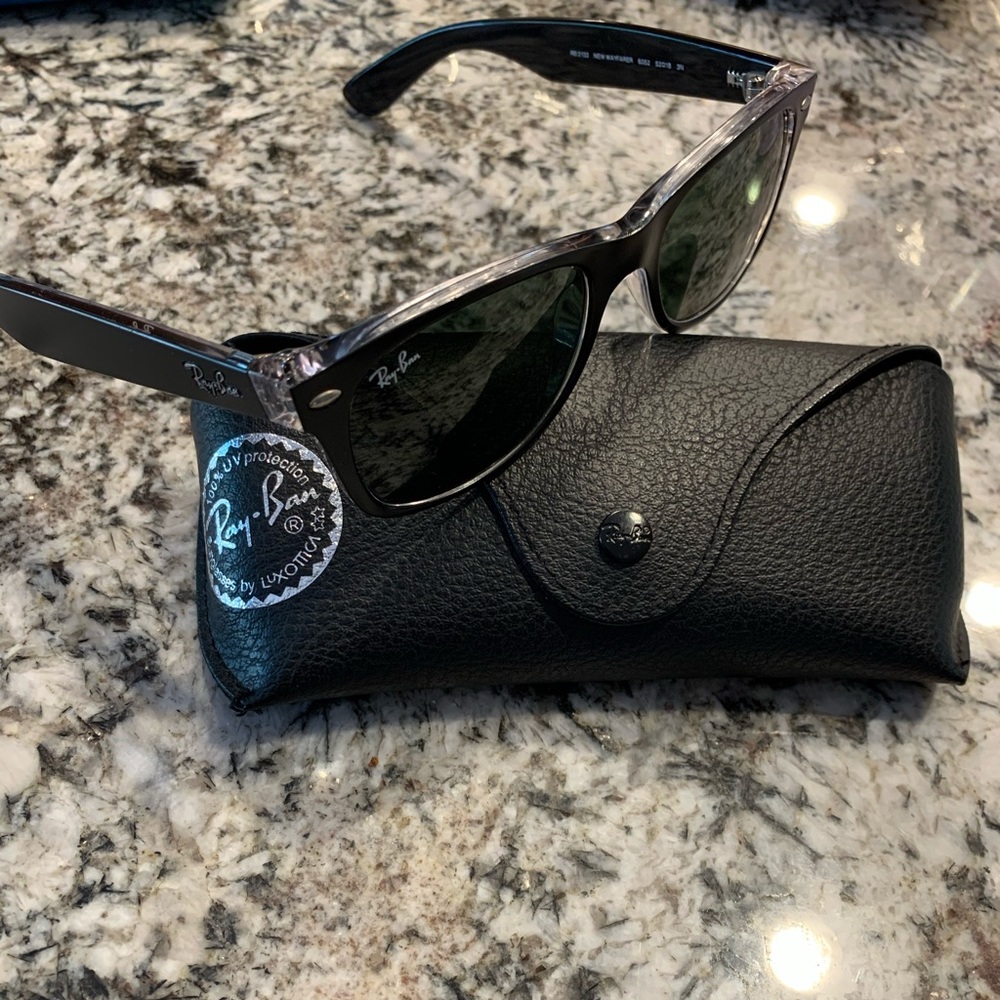 MENS AUTHENTIC BLACK RAY BANS